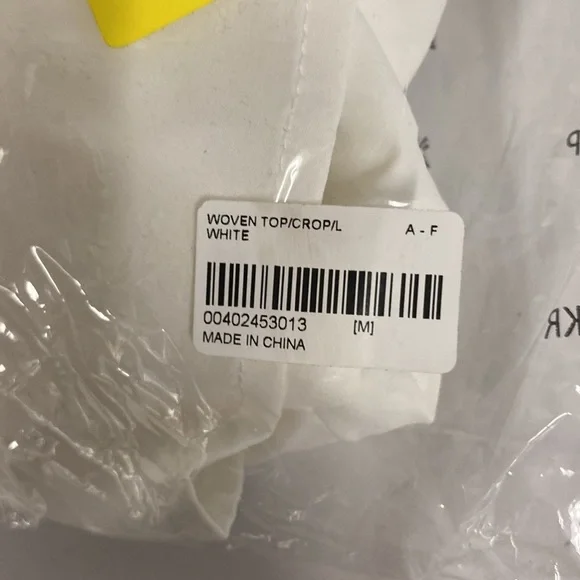 Leche Women's Long Sleeve Crop Top - Picture 8 of 10